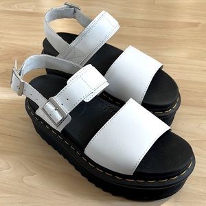 DR MARTENS VOSS WOMEN'S LEATHER STRAP PLATFORM SANDALS in White Size US 7